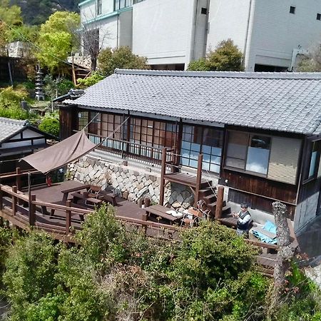城跡石垣上の絶景古民家宿 鞆城茶屋庵 Tomo Extérieur photo