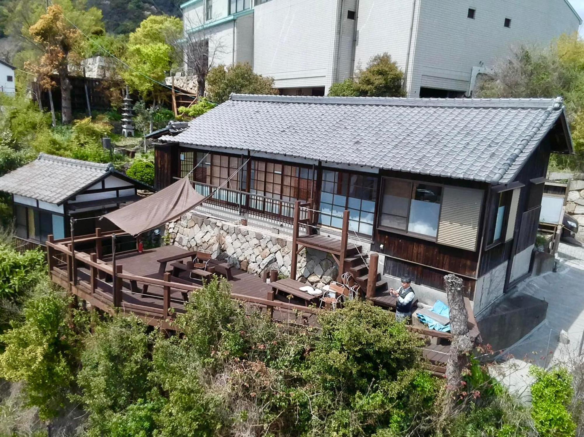 城跡石垣上の絶景古民家宿 鞆城茶屋庵 Tomo Extérieur photo