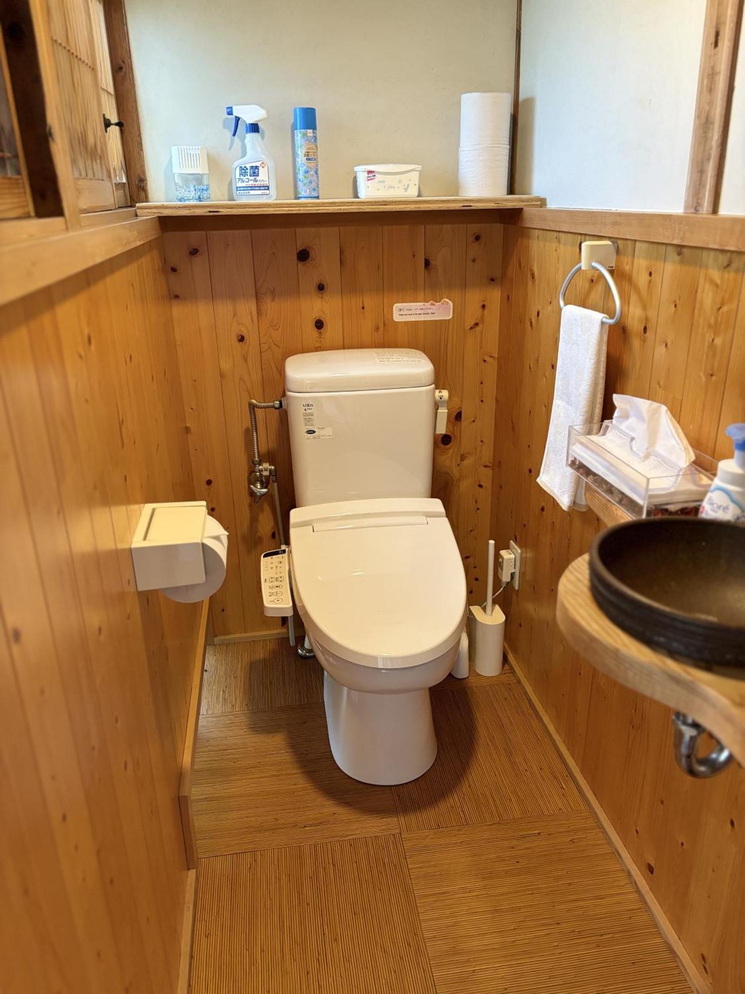 城跡石垣上の絶景古民家宿 鞆城茶屋庵 Tomo Extérieur photo